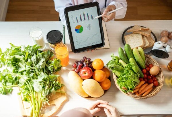 Tips for Eating Healthy While Traveling or on the Go