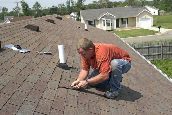 Roof Repair vs. Replacement: Which is Right for Your Syracuse Home?