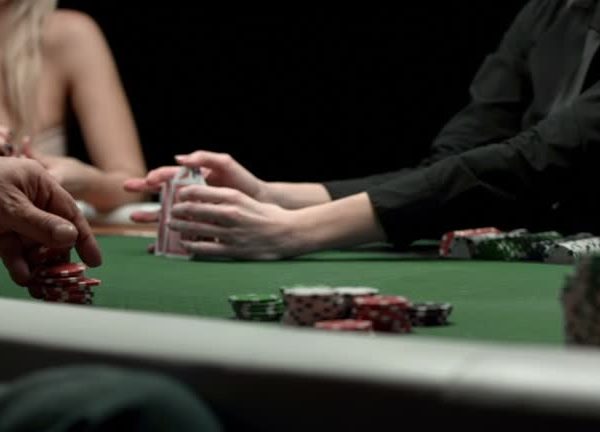 Smart Tips for Playing at an Online Casino Safely